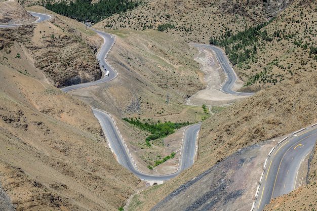 Tehnici de stabilizare a terenului pentru infrastructura rutieră durabilă
