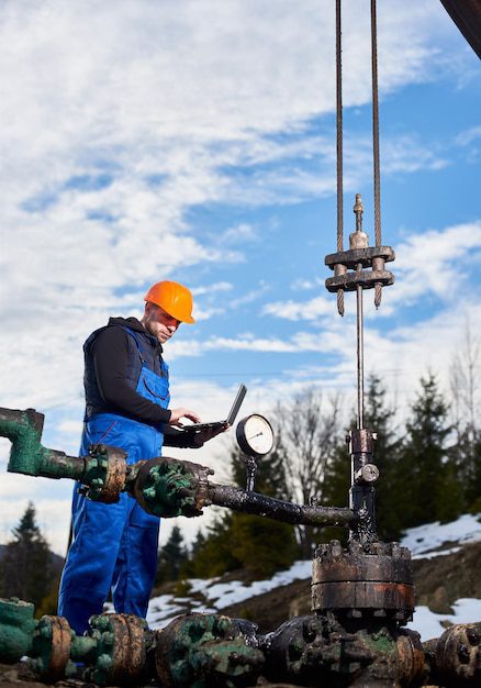 Soluții pentru industria extractivă 31 Pregătirea platformelor de forare: Standarde și proceduri